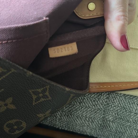 Louis Vuitton favorite MM - Picture 13 of 17